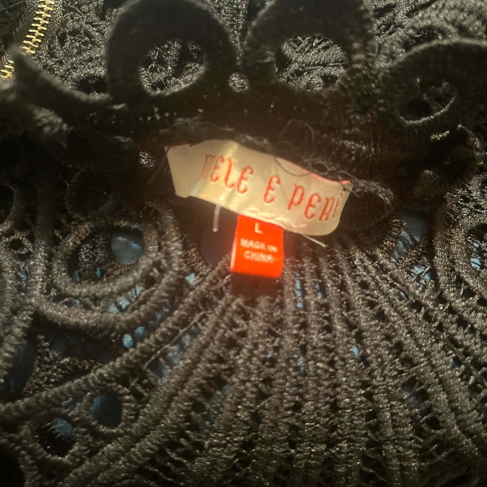 Women Elegant Black Lace Top, NWT  Large - Picture 8 of 8